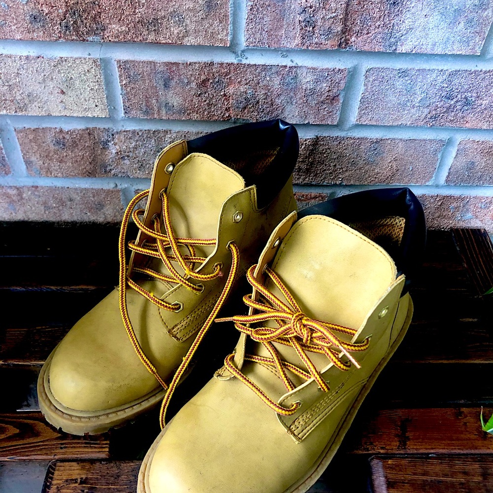 Ladies construction boots by Dawson Creek
